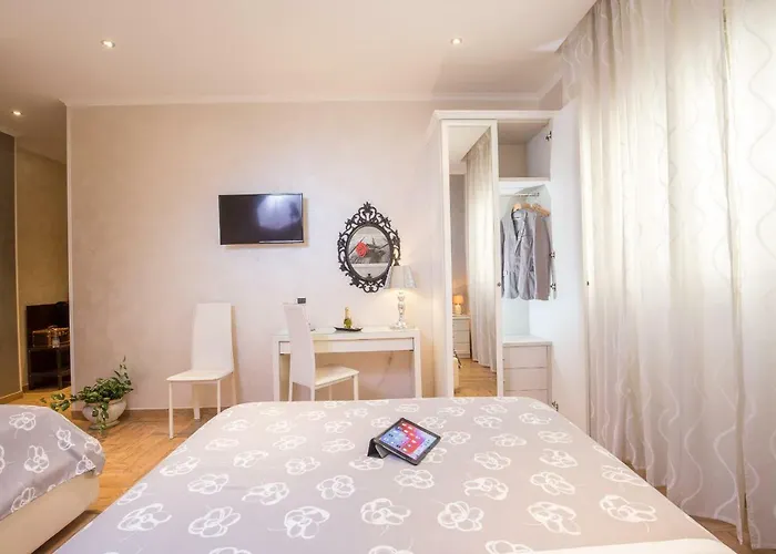 Starry Rome Guest House